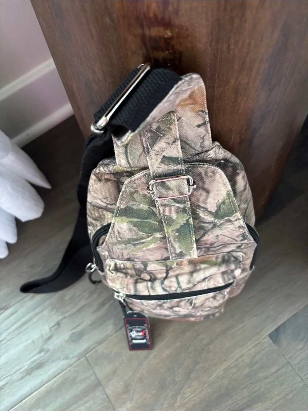 Beautiful Giant Unisex Camo Sling Bag,tactical,4 zipper,remove adjust strap,hunt